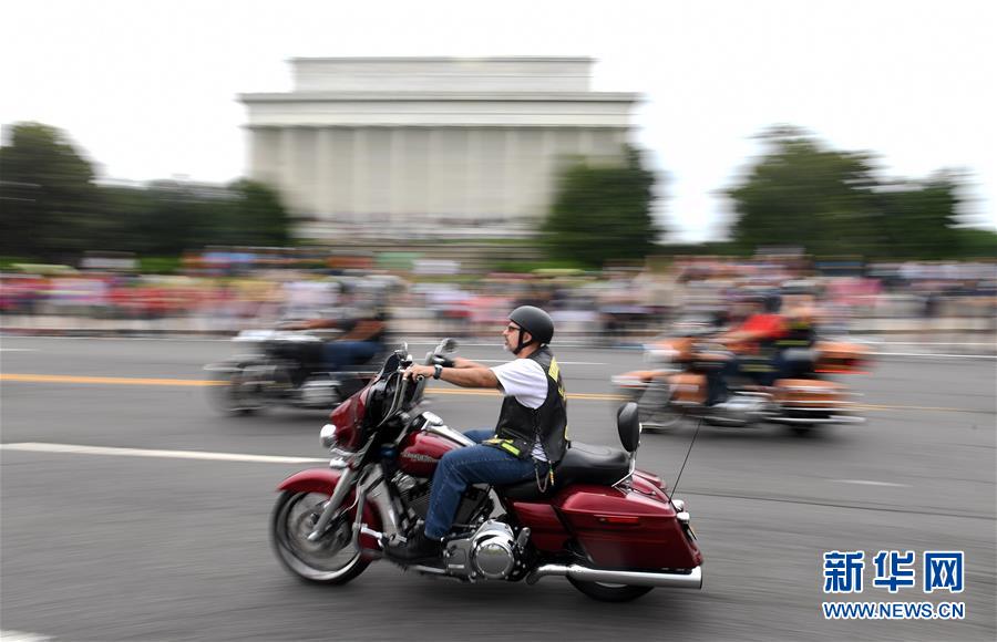 （國際）（1）華盛頓舉行“滾雷”摩托車大遊行 