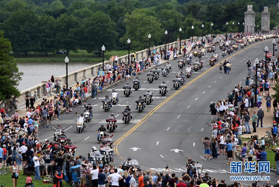 （國際）（3）華盛頓舉行“滾雷”摩托車大遊行 