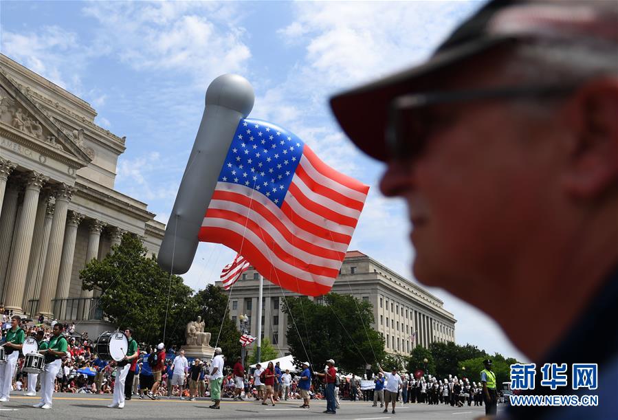 （国际）（5）华盛顿举行独立日游行