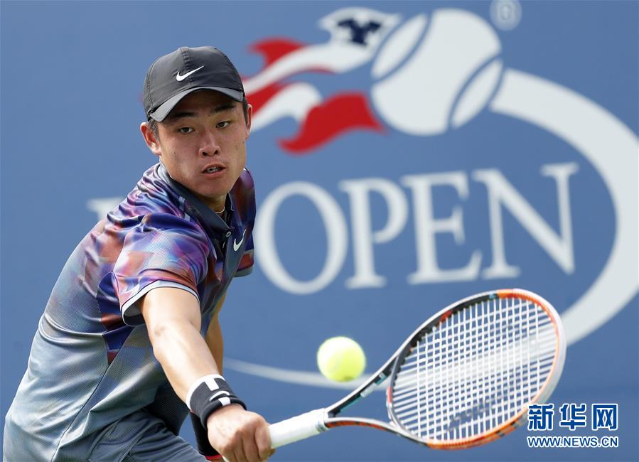 （体育）（9）网球——美网青少年组：吴易昺男单夺冠 