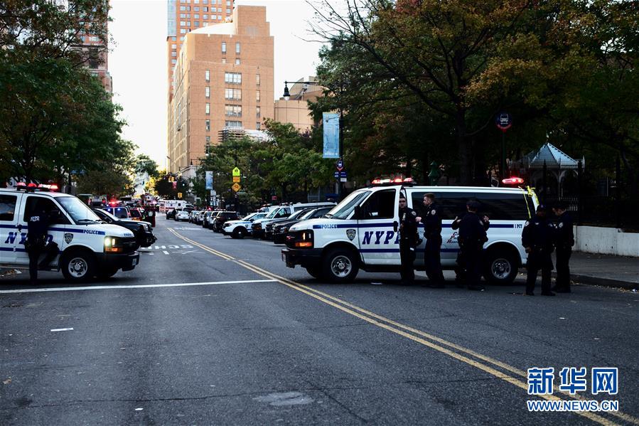 （國際）（1）紐約曼哈頓發生卡車撞人恐怖襲擊事件8人死亡 