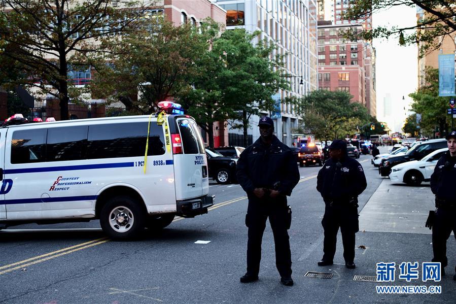 （國際）（3）紐約曼哈頓發生卡車撞人恐怖襲擊事件8人死亡 