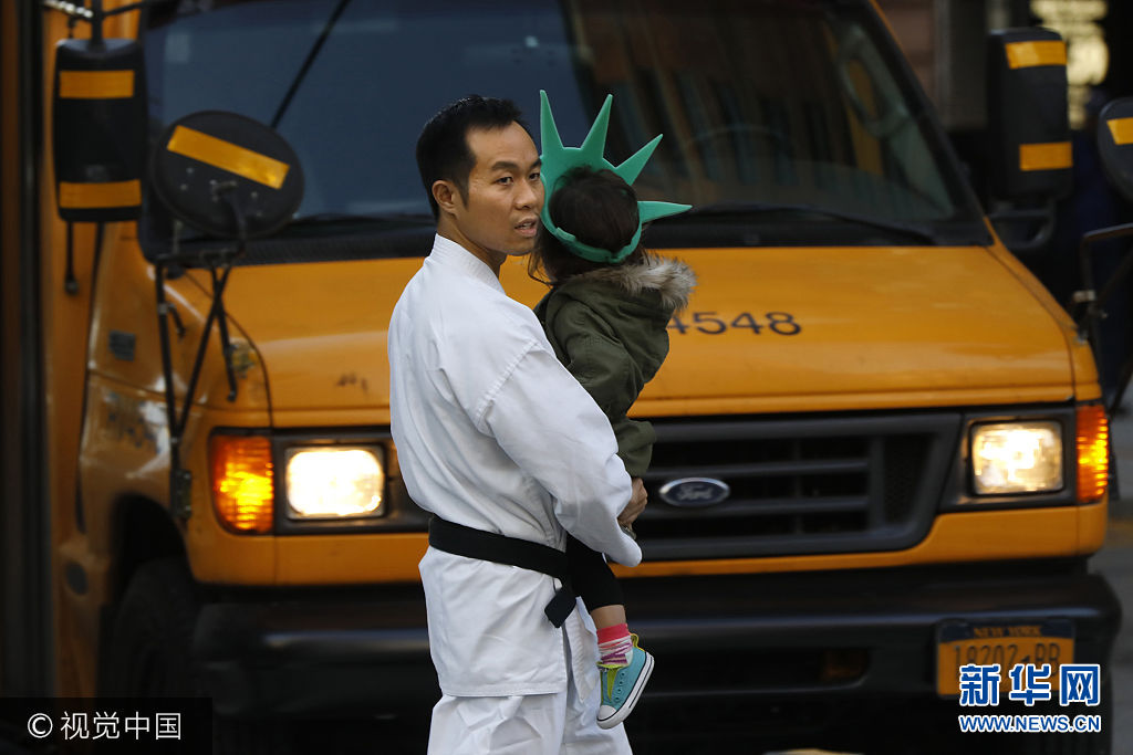 美國紐約發生卡車撞人事件 民眾穿萬聖節服飾撤離現場