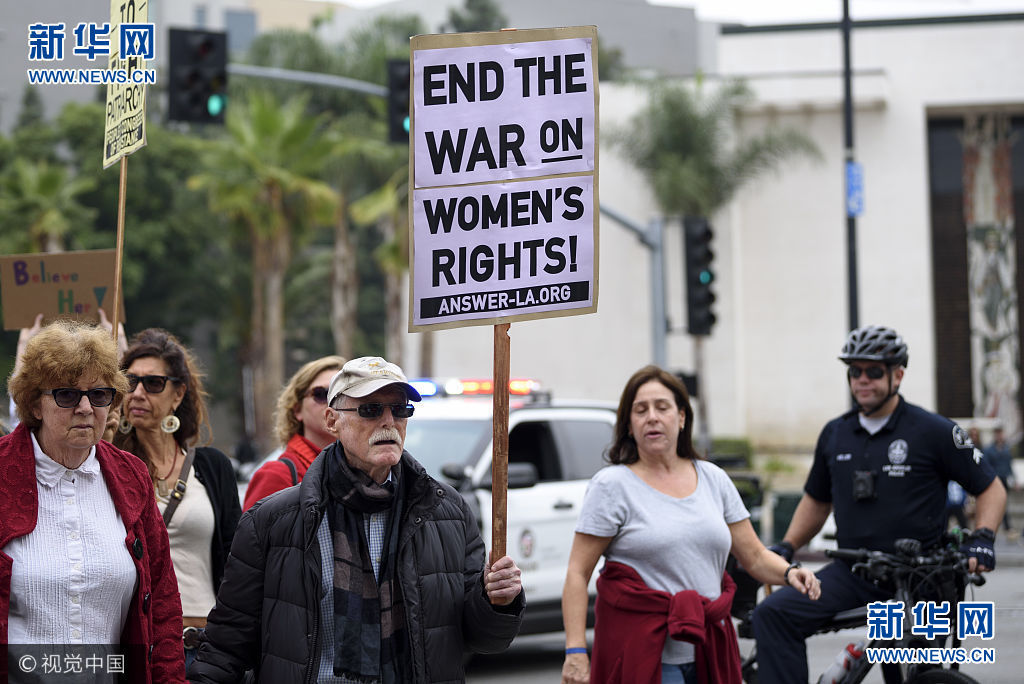 拒绝沉默！美国洛杉矶民众参加MeToo反性骚扰游行