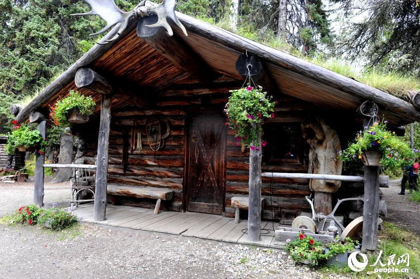 因纽特人居住的小木屋   于世文  摄