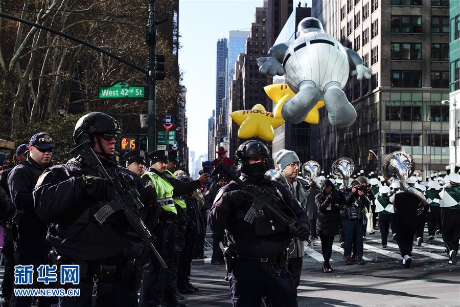 （国际）（2）纽约感恩节大游行加强安保