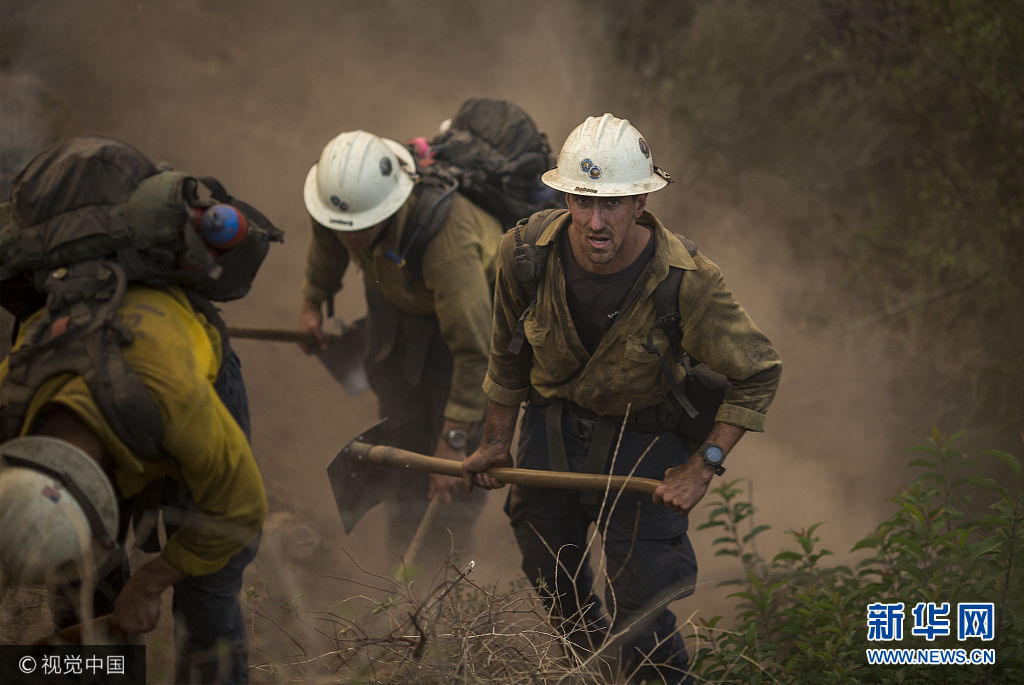 美国加州山火仍在肆虐 或成当地史上第三大火灾