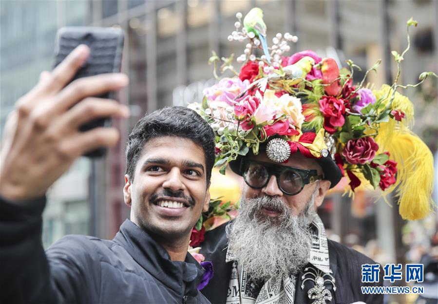 （国际）（4）纽约举行复活节花帽游行