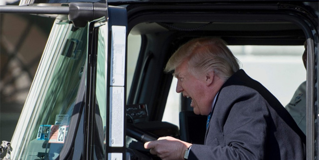 特朗普变身“卡车司机”