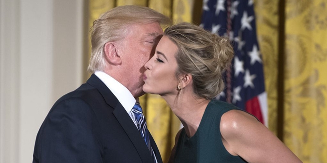 白宮舉行小型企業論壇 伊萬卡嘟嘟嘴與特朗普親吻“父女情深”