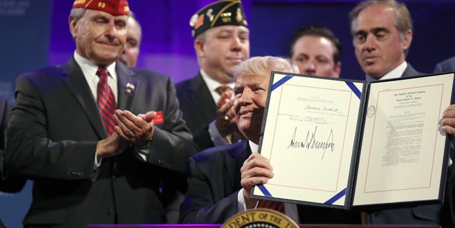 特朗普出席退伍军人协会大会 呼吁美国团结