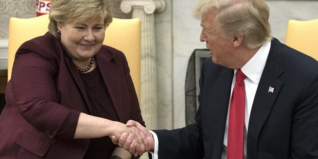 特朗普会晤挪威女首相 依旧“握手杀”